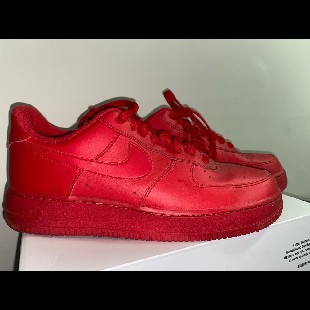 Men’s Red Lowtop Nike’s Triple Red AirForces - Picture 5 of 9
